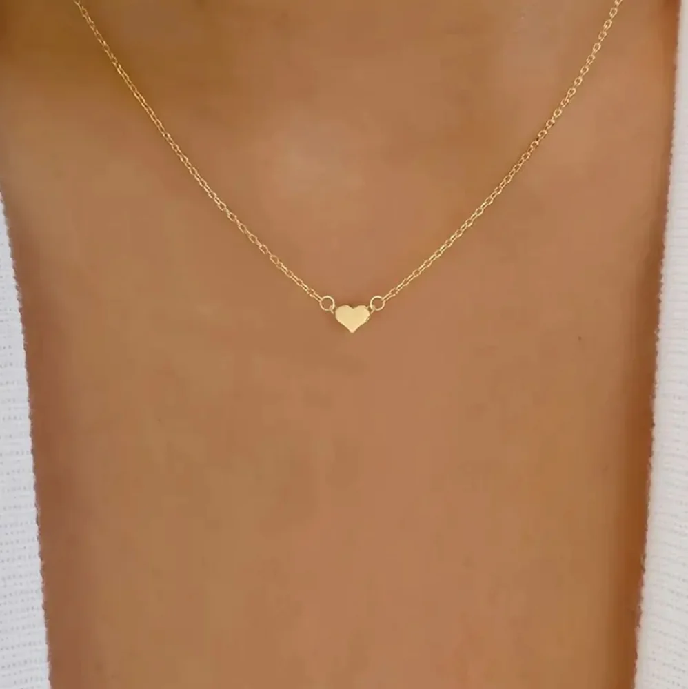 Minimalist Gold Heart Pendant Necklace